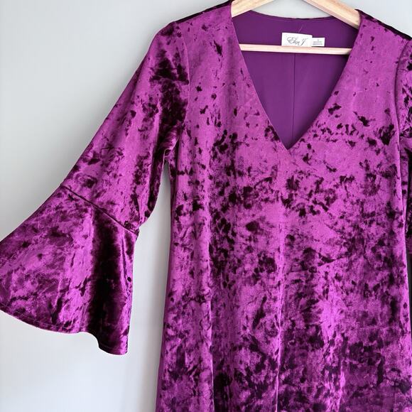 ELIZA J Crushed Velvet Shift Dress Bell Sleeves V-Neck Cocktail Party Size 10 - Picture 2 of 12